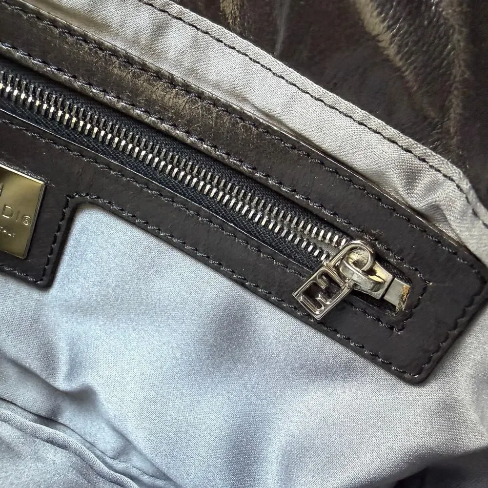 Vintage White Beaded Fendi Baguette Bag - Picture 10 of 13